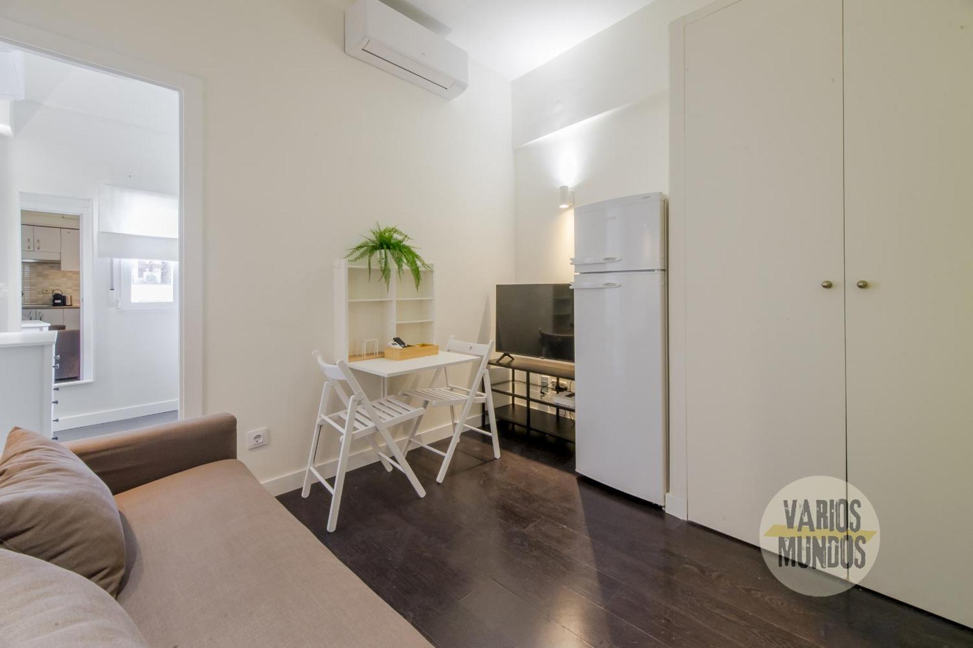 Confortable Apt Para 3 Pax A 1 Min De Gran Via Madrid Exterior photo